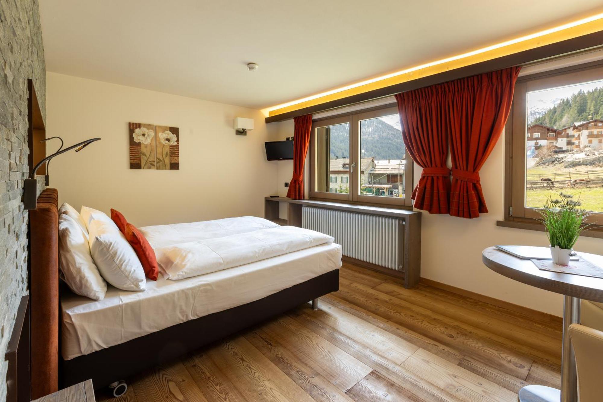 Hotel Cardo Isolaccia Zewnętrze zdjęcie