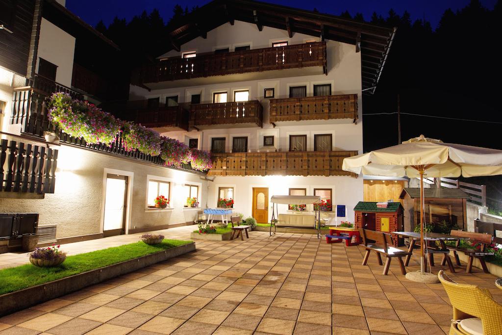 Hotel Cardo Isolaccia Zewnętrze zdjęcie